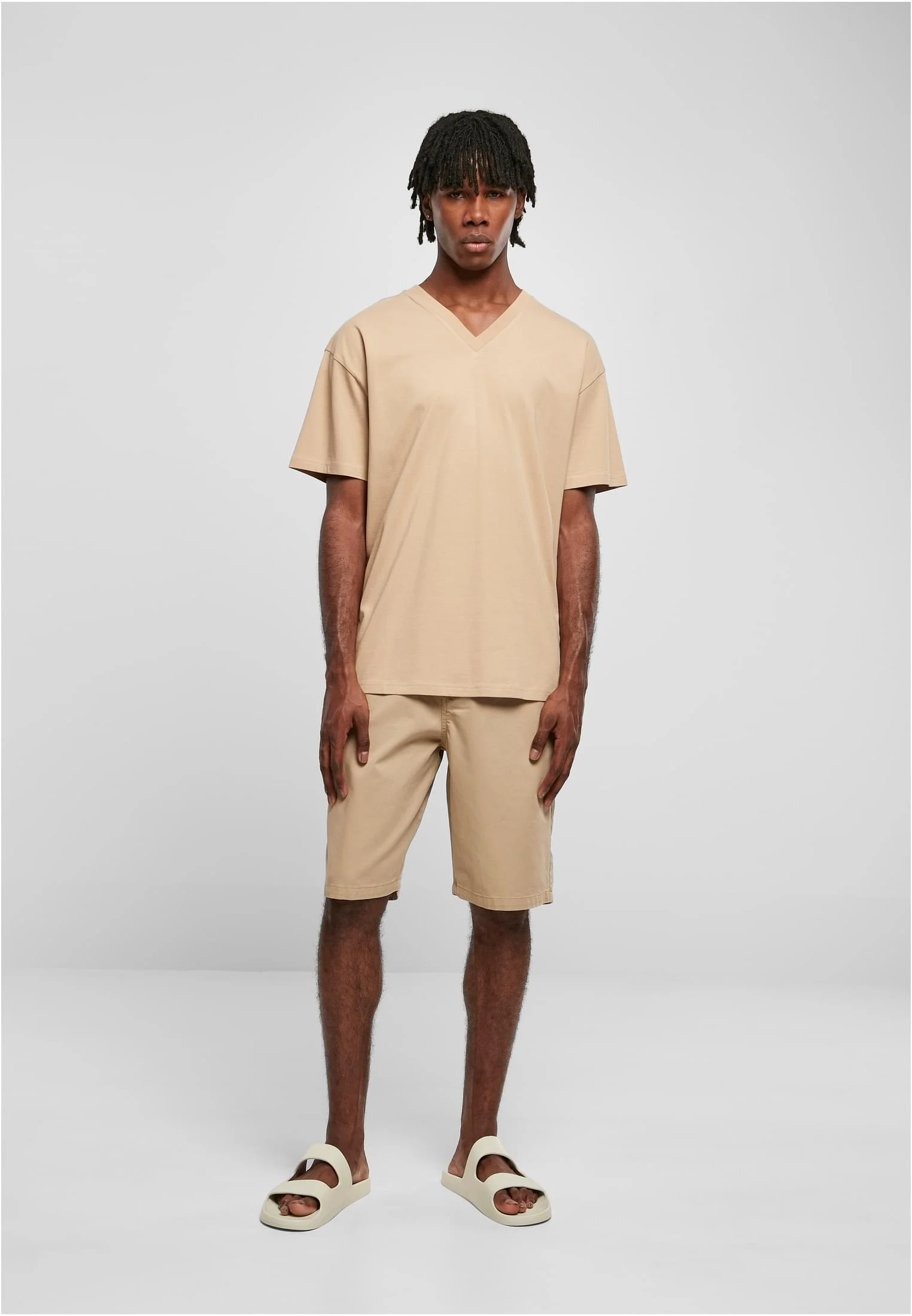 skwm-tb-TB5936_Mw12-03738_97301dee-b918-43a6-b497-373b015432bf Essentials Oversized V-Neck Tee