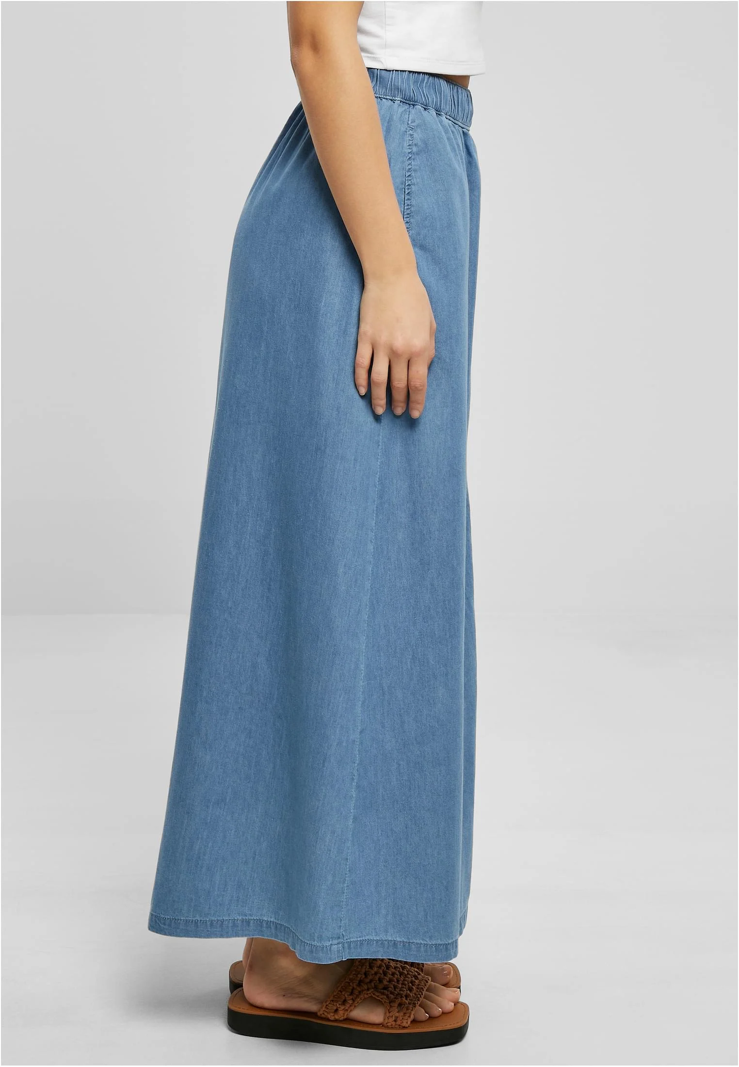 skwm-tb-TB5987_Mw5-04459_5be0c3bf-9f02-4ee6-bf21-7470e508400e Ladies Long Wide Light Denim Skirt