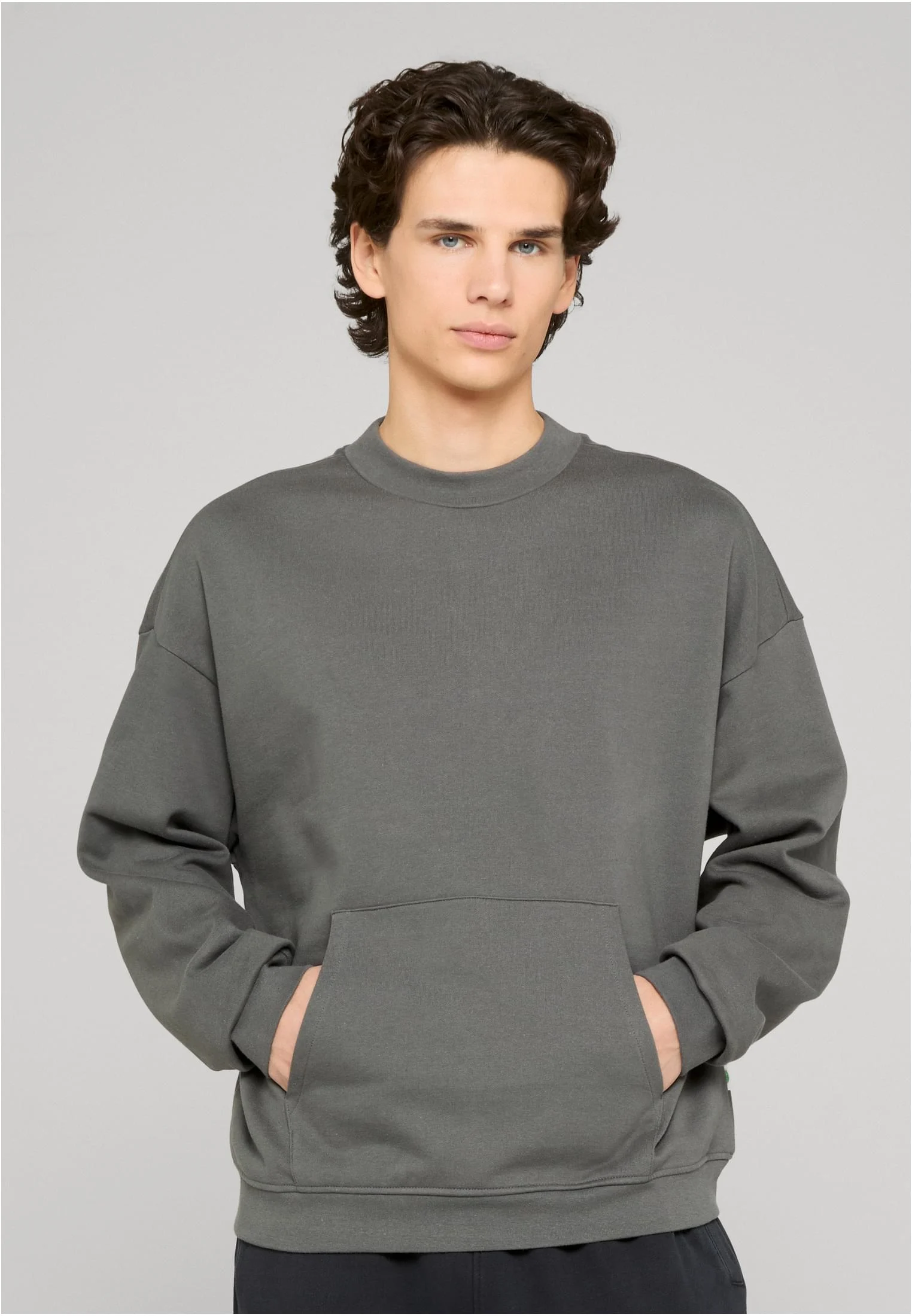 skwm-tb-TB6319_Mw1-02457_12818f54-de5c-4b1f-abe4-837bea309edf Essentials Boxy Pocket Crew