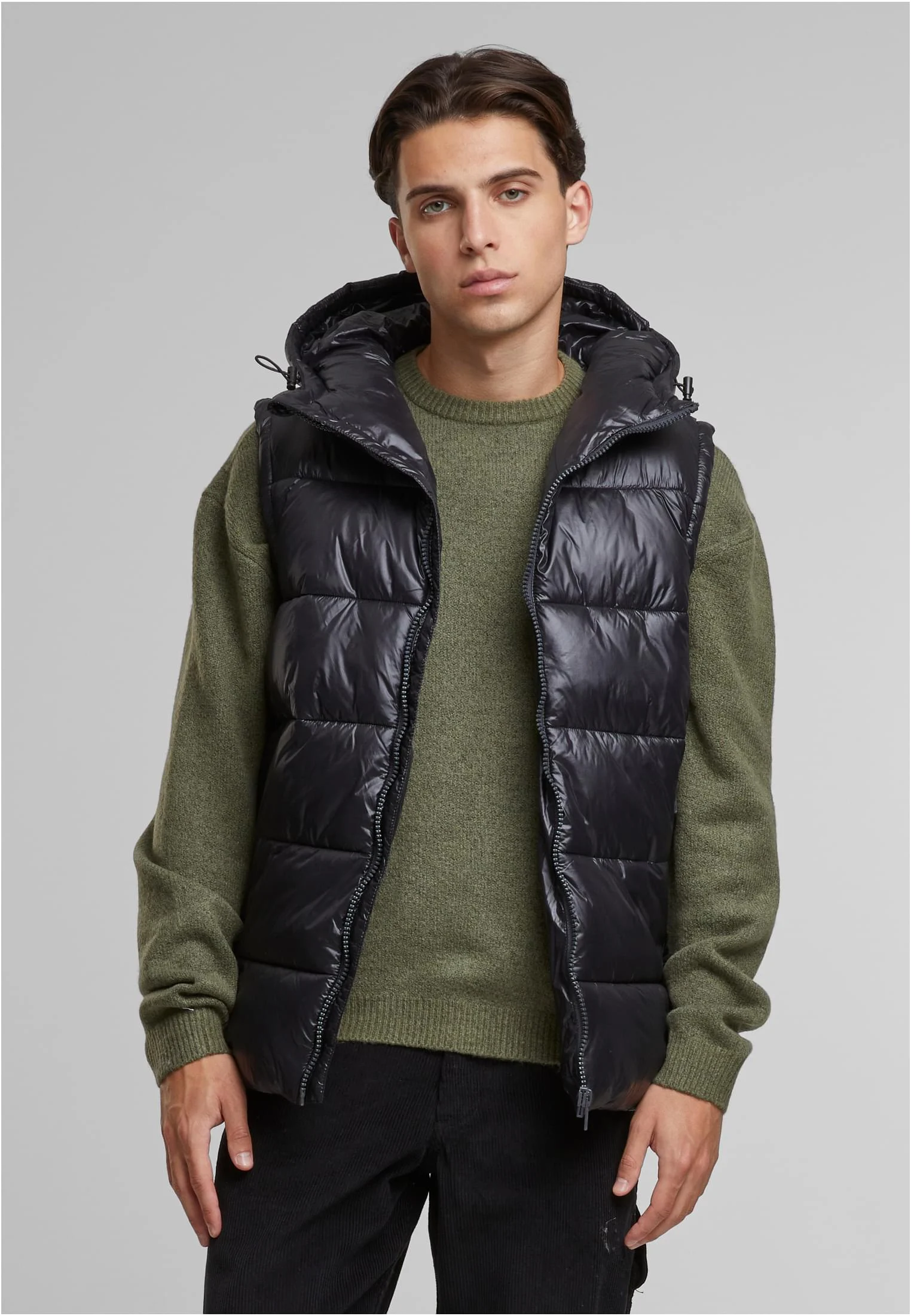 skwm-tb-TB7013_Mw1-00007_06391e4a-763c-4725-87d3-f8e9be895627 Essentials Hooded Puffer Vest