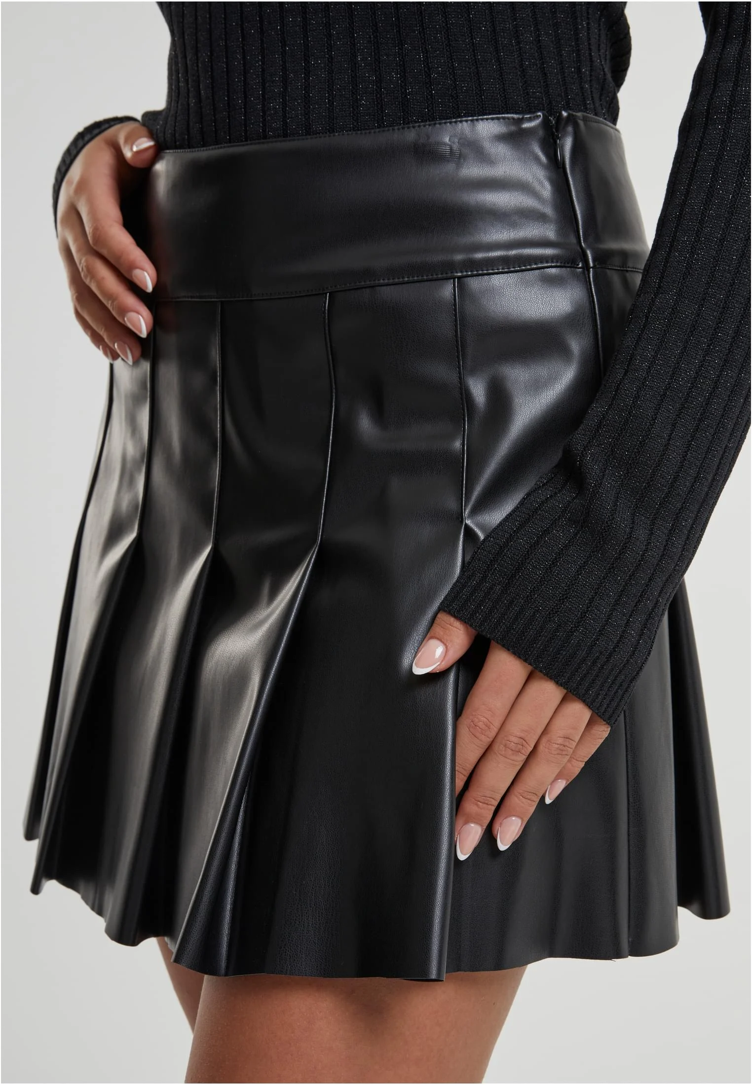 Ladies Synthetic Leather Pleated Skirt