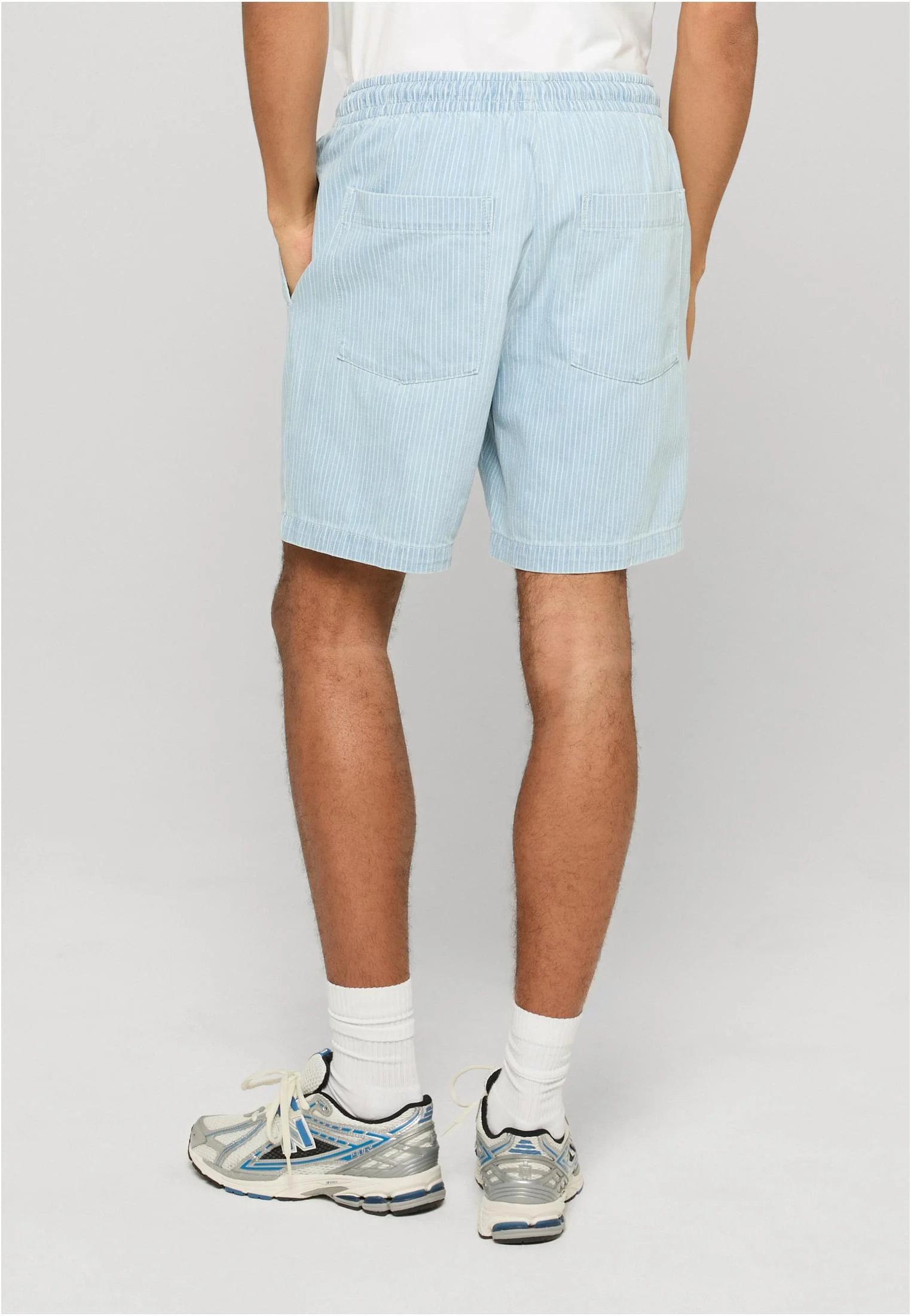 skwm-tb-TB8416_Mw2-12689 Casual Pinstriped Resort Denim Shorts
