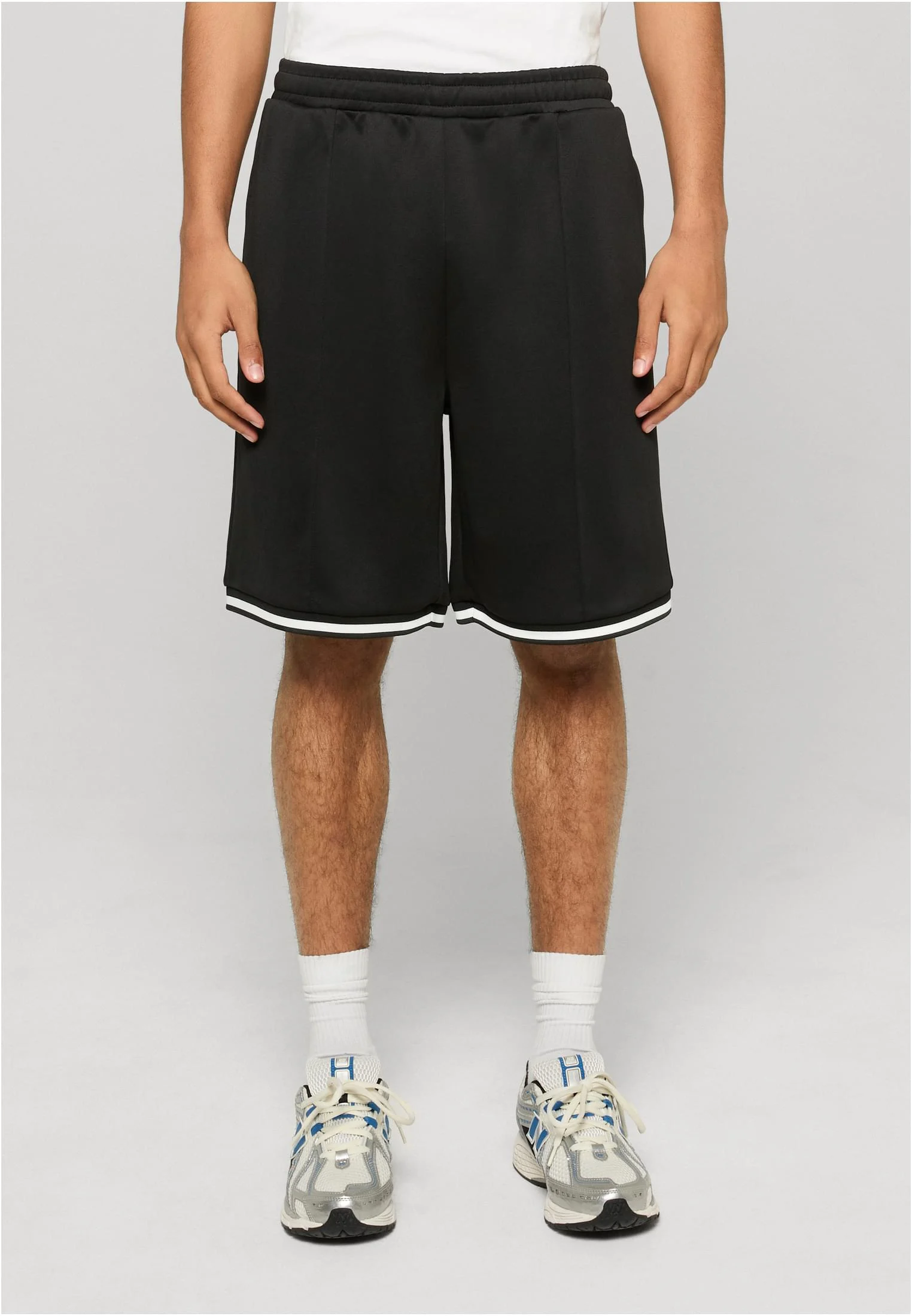 skwm-tb-TB8443_Mw1-00007_bfd89228-f94e-454a-ba27-1fd123c73aae Interlock Pintuck Baseball Shorts