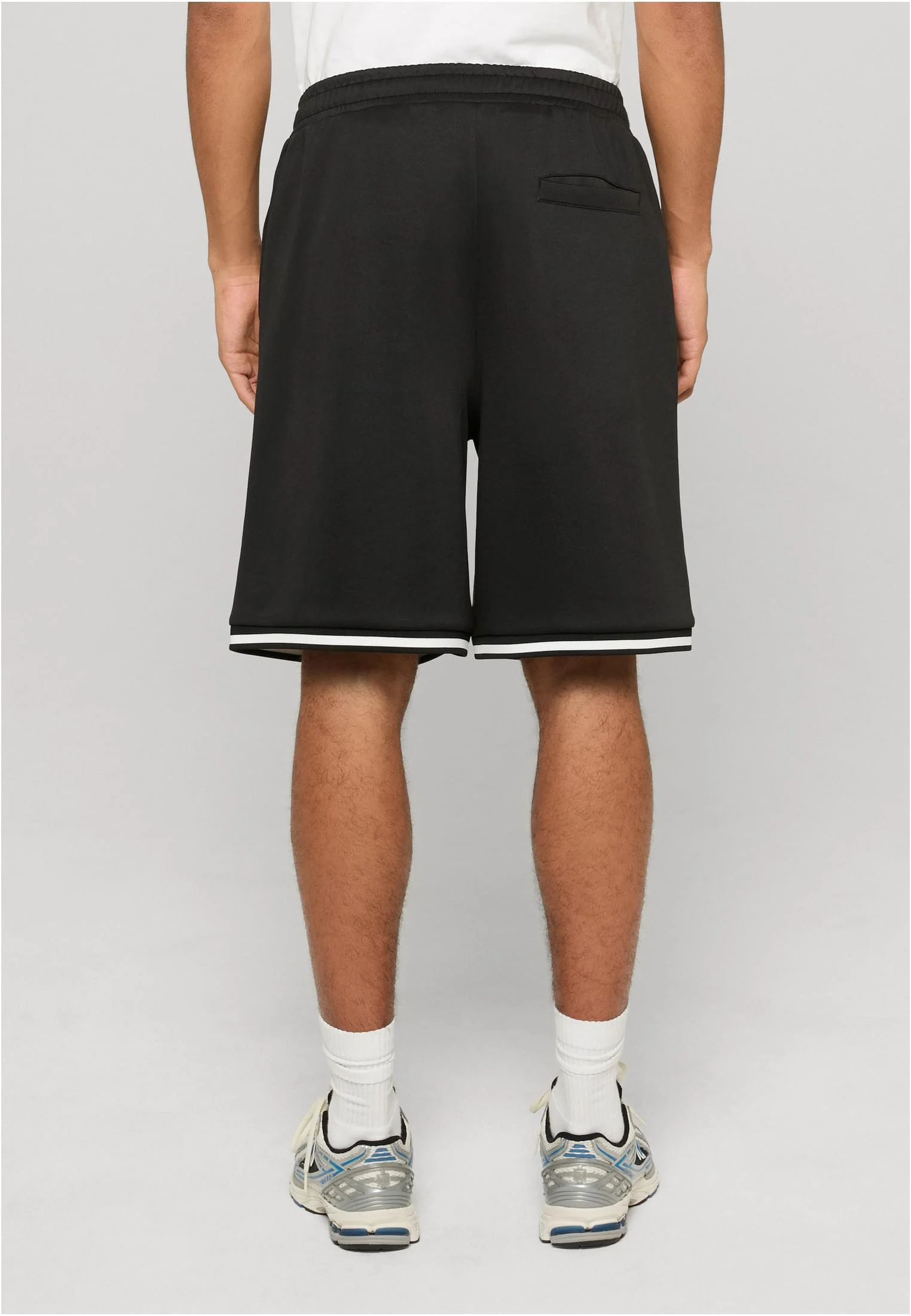 skwm-tb-TB8443_Mw2-00007 Interlock Pintuck Baseball Shorts