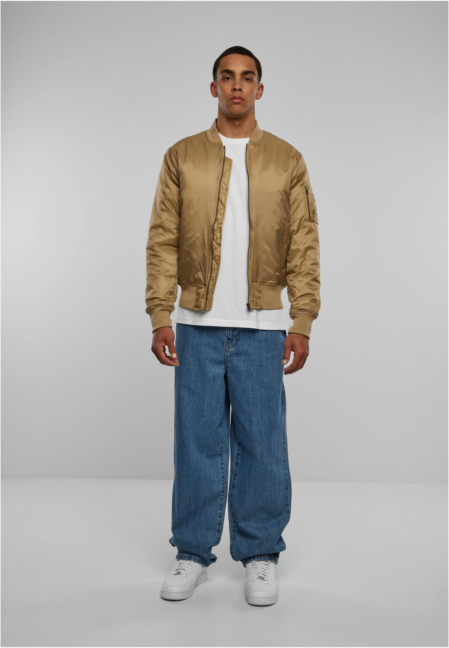 skwm-tb-TB861_Mw12-00003_05065517-57fe-45f6-a893-2297b046ad3c Basic Bomber Jacket