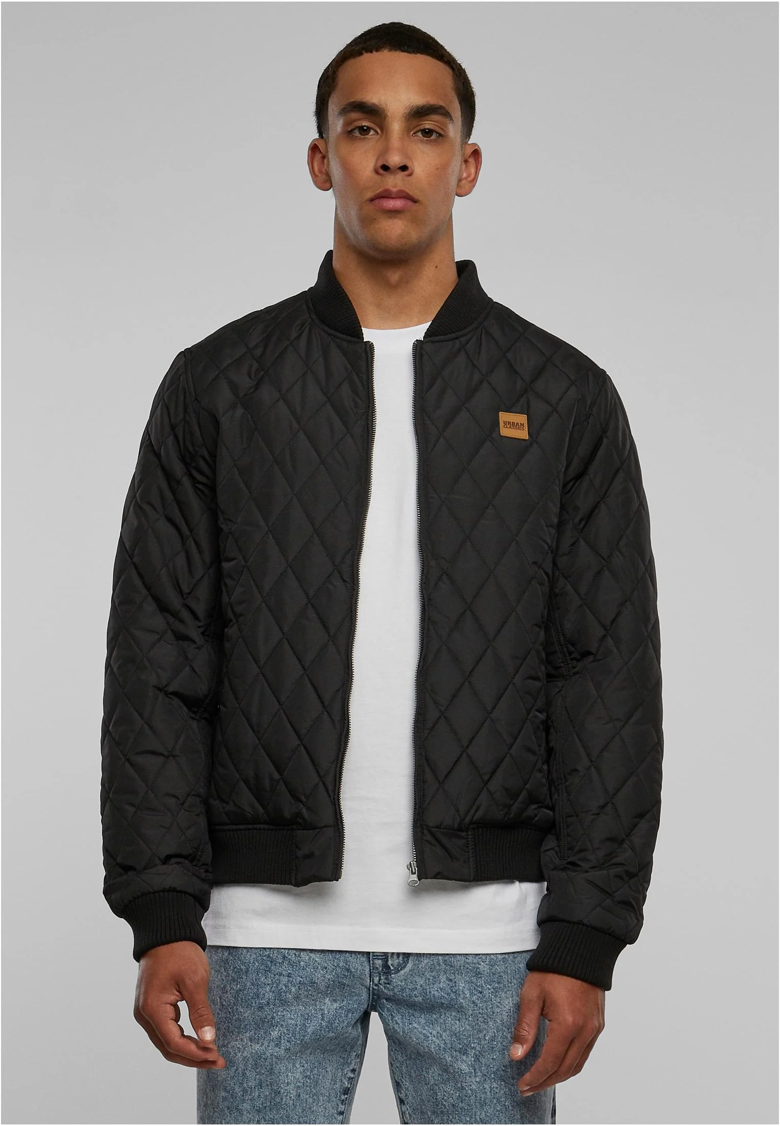 skwm-tb-TB862_Mw1-00007_a046b283-e9b3-403f-874a-a68674e1c1ff Diamond Quilt Nylon Jacket