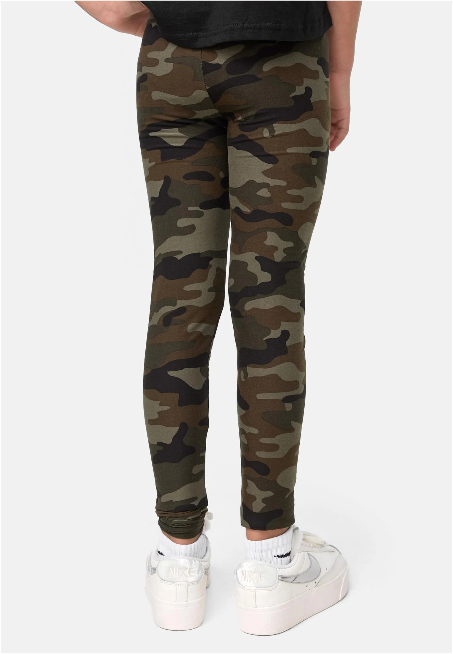 skwm-tb-UCK1331_Mw2-00396_a57ed1f8-b7c9-4572-ac11-80722bfae788 Girls Camo Leggings