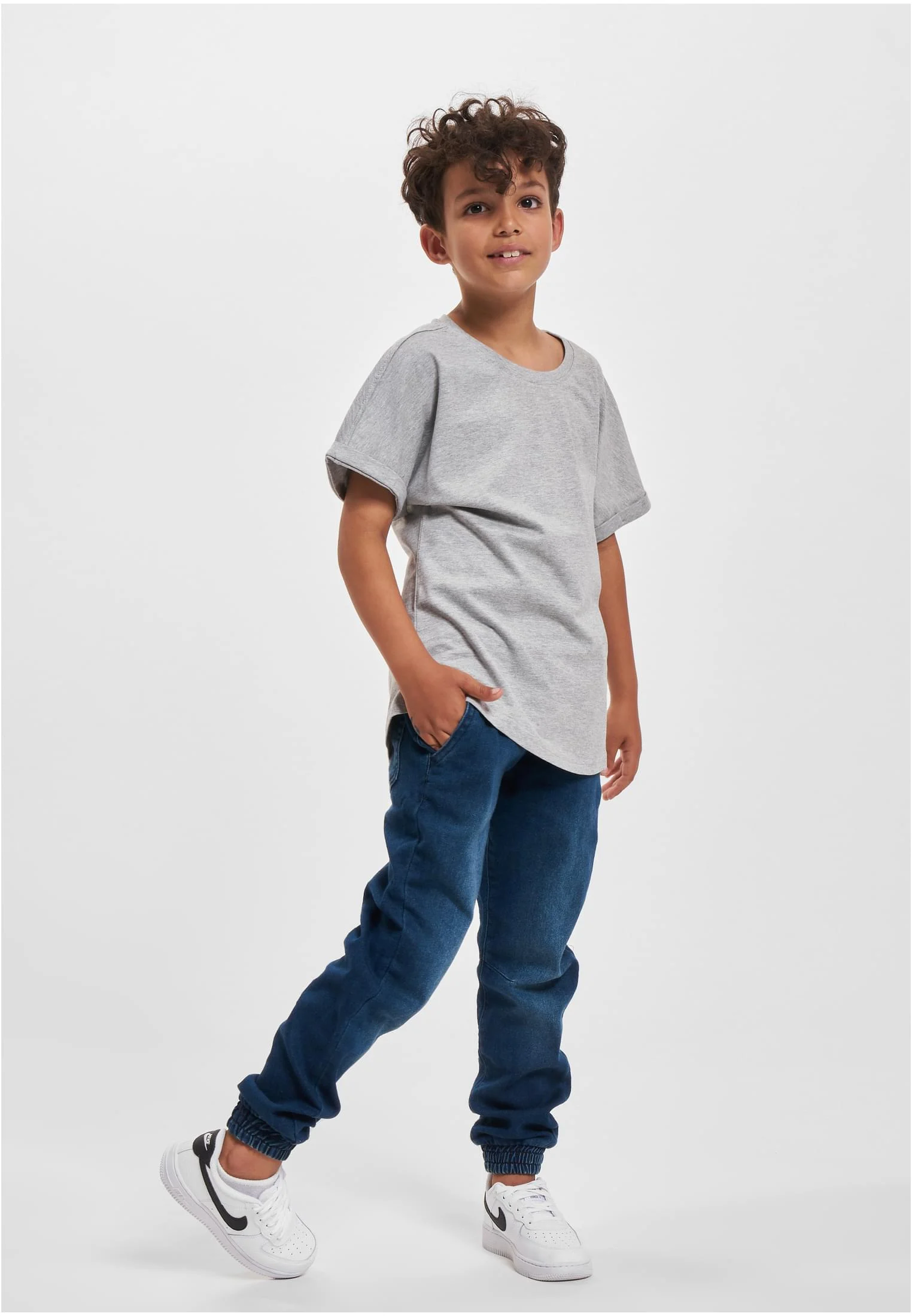 skwm-tb-UCK1561_Mw12-00111_93e6bbee-c094-4f55-8259-87b2dc0b7982 Boys Long Shaped Turnup Tee